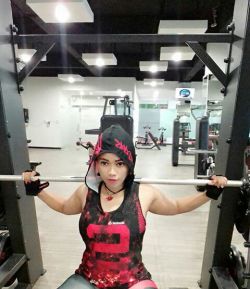REEBOK SPARTAN RACE PRINT TANK TOP HOODIE AND LEGGING