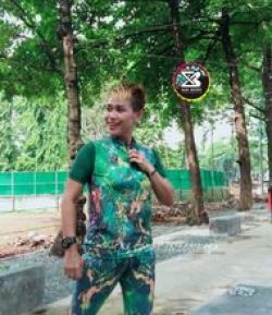 SXB GREEN SPIRIT SHORT SLEEVE HALF ZIPER AND LEGGING