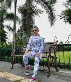SXB HANLF TONE ROUND LONG SLEEVE AND LEGGING